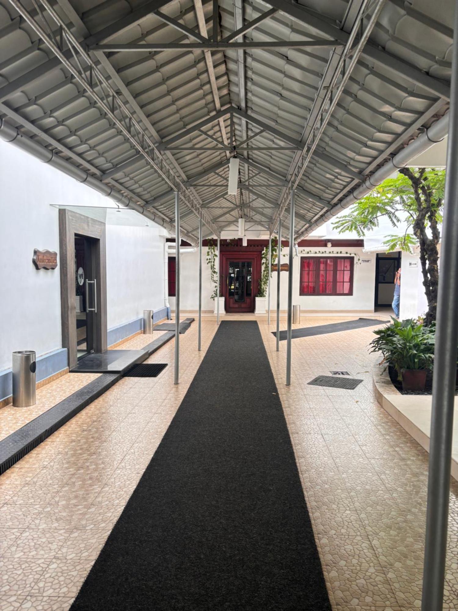 Maharani Hotel Kozhikode Luaran gambar
