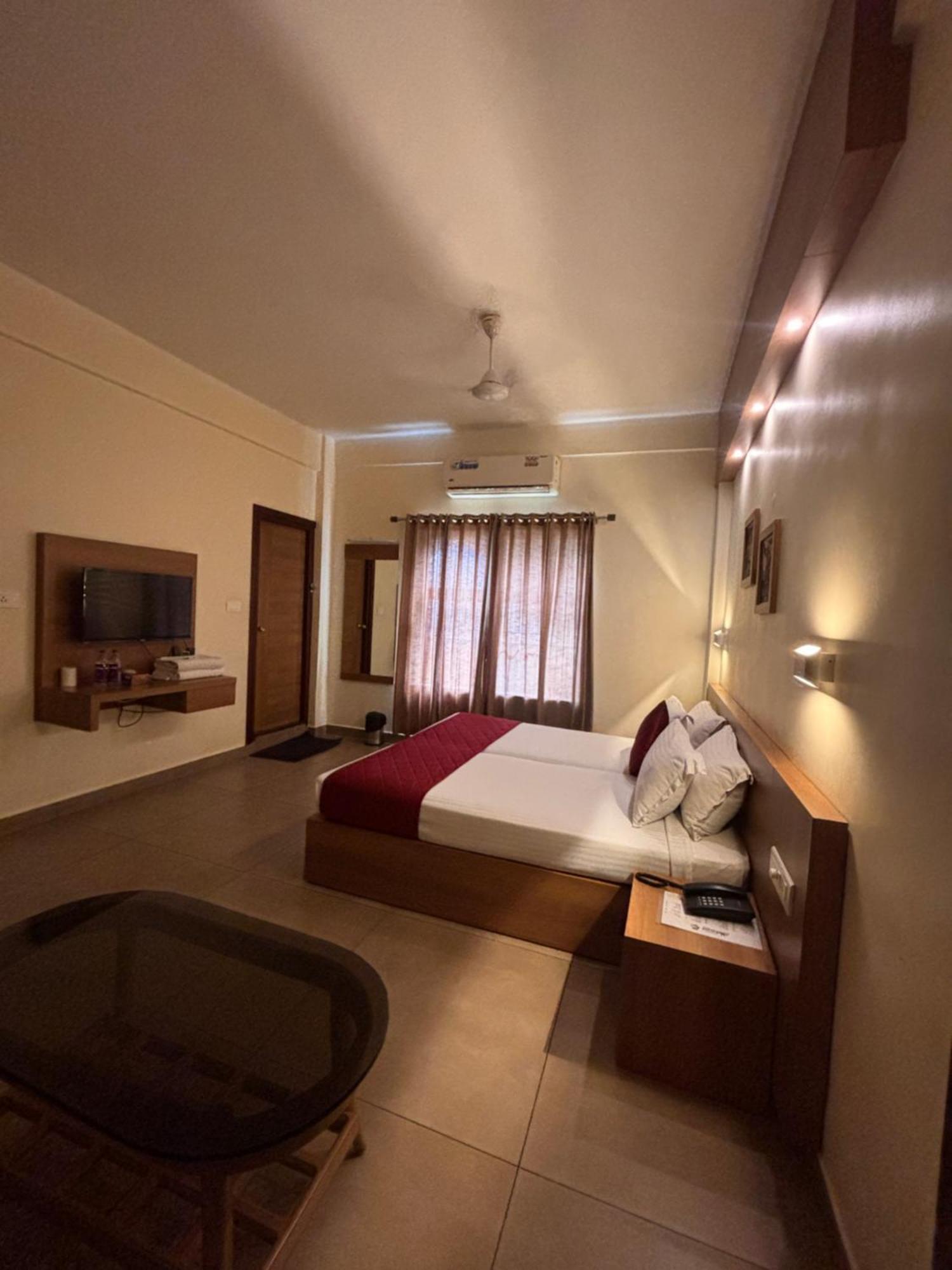Maharani Hotel Kozhikode Luaran gambar
