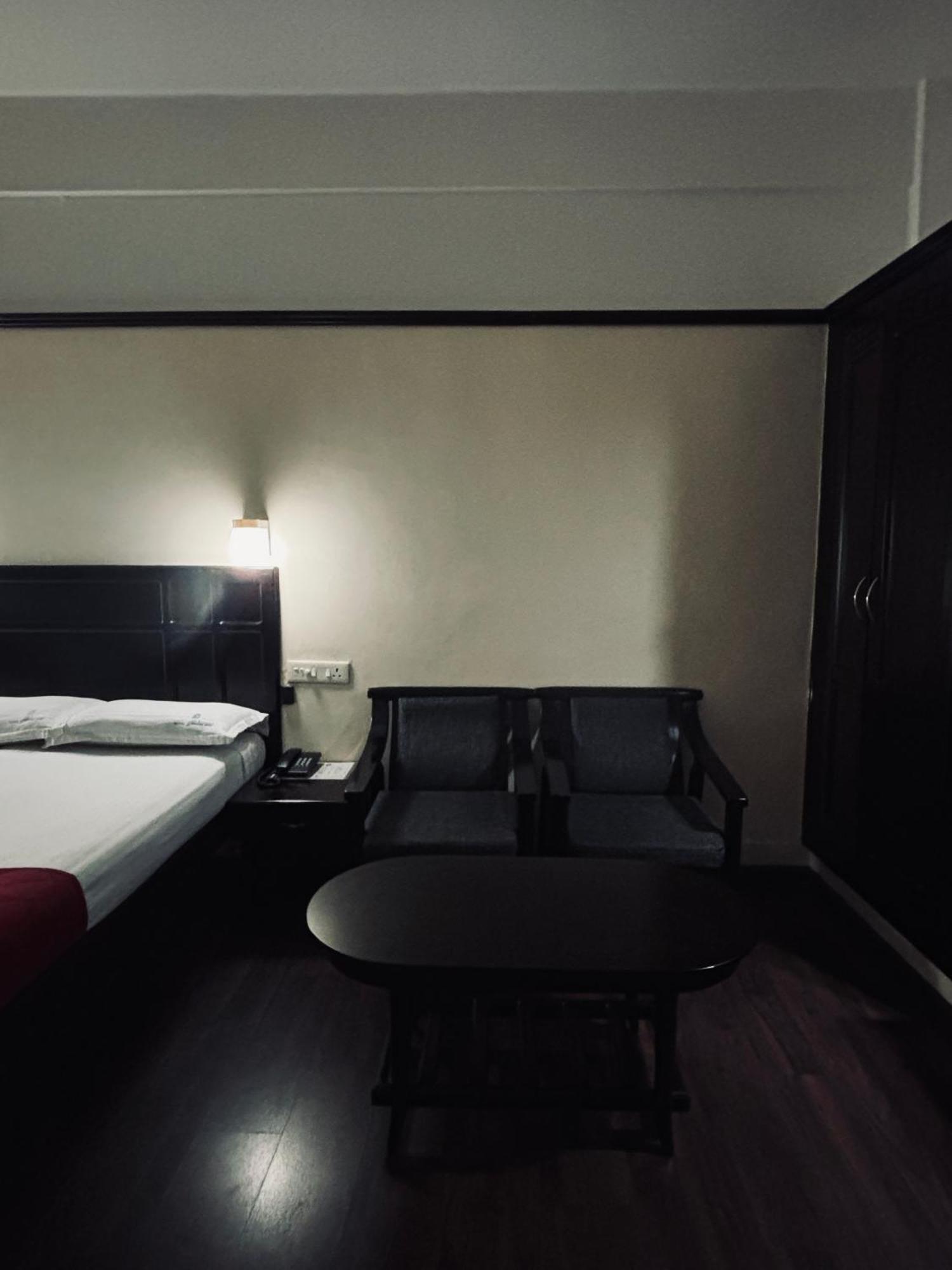 Maharani Hotel Kozhikode Luaran gambar