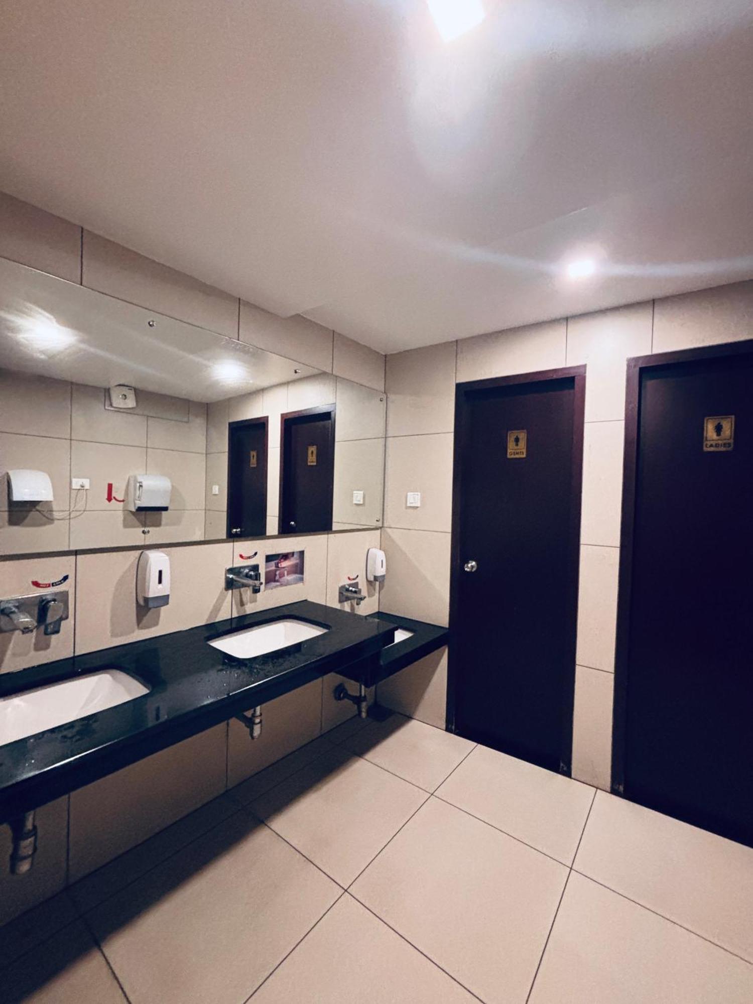 Maharani Hotel Kozhikode Luaran gambar